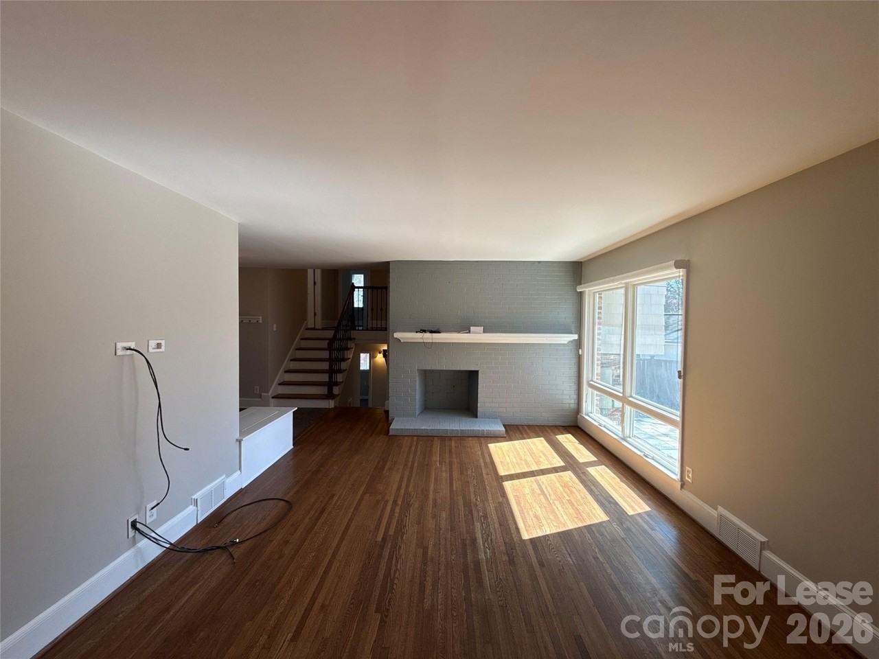 2821 Sunset Dr - Photo 3 of 21