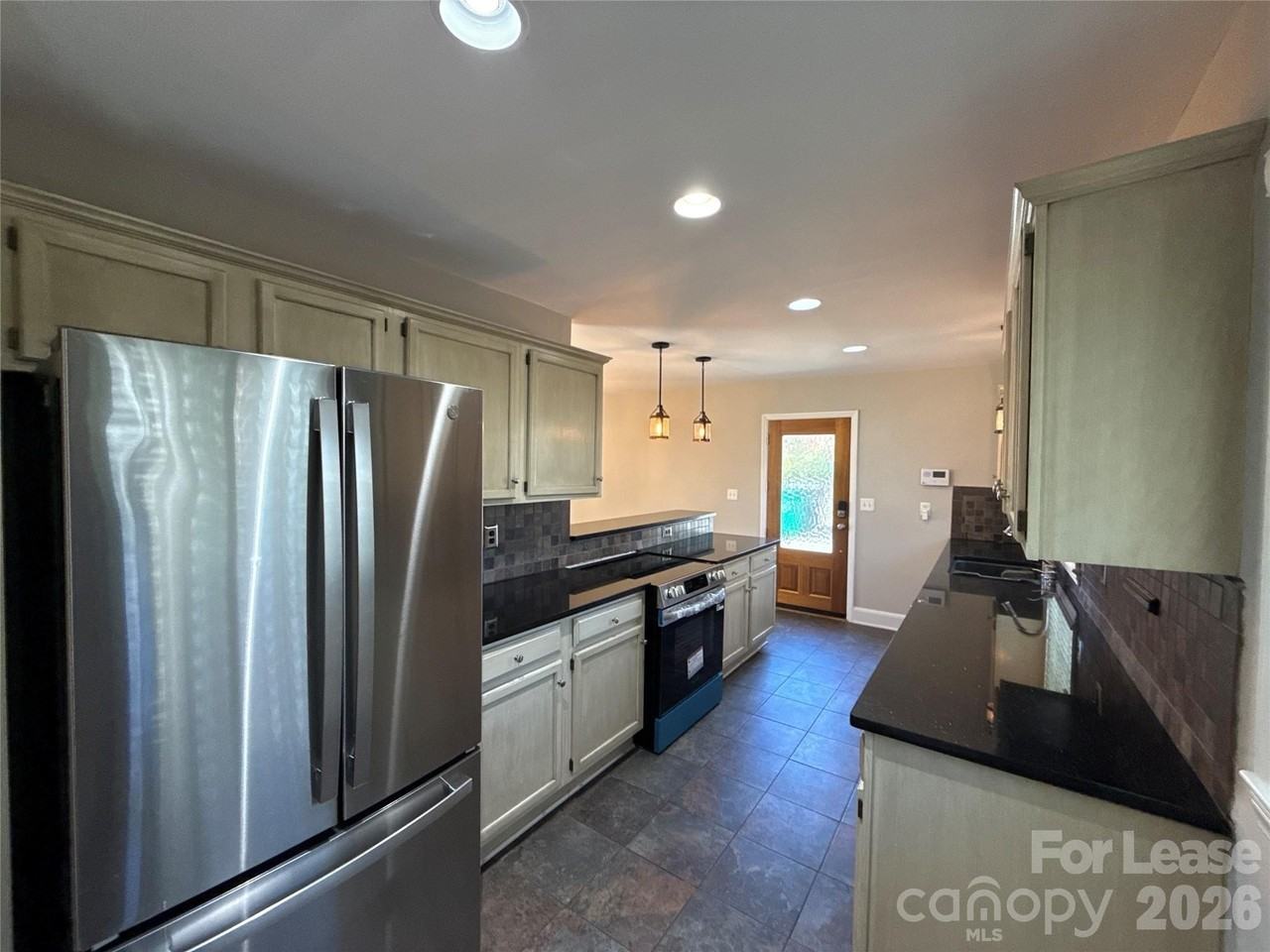 2821 Sunset Dr - Photo 7 of 21