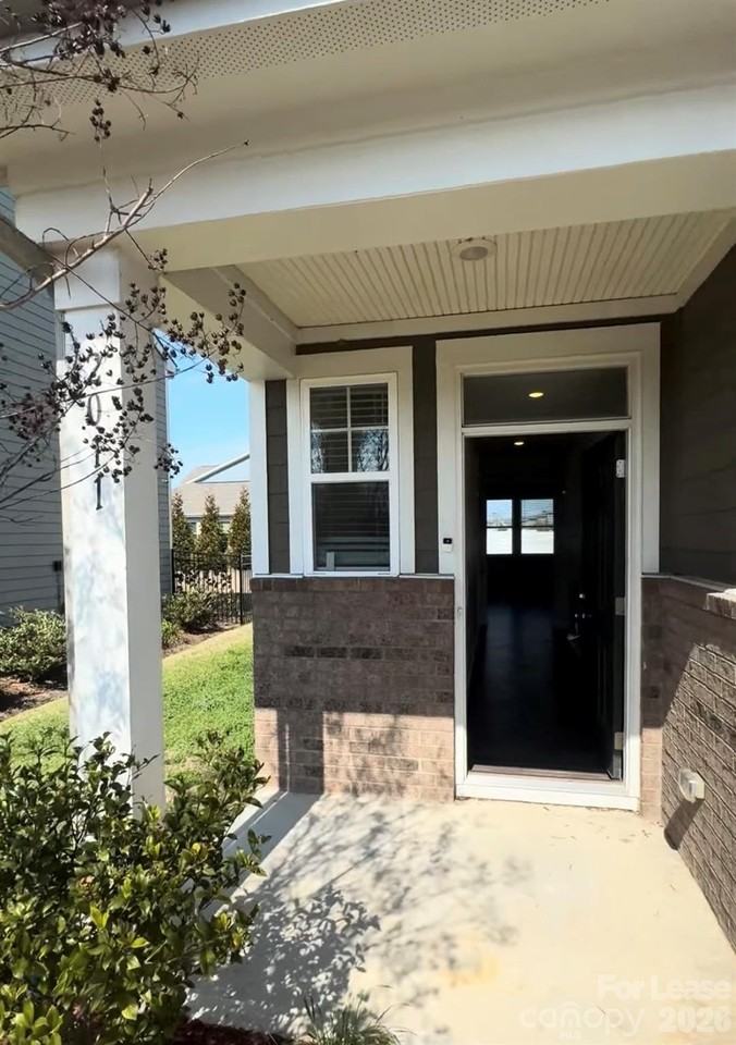 2011 Weddington Pointe Dr - Photo 3 of 36