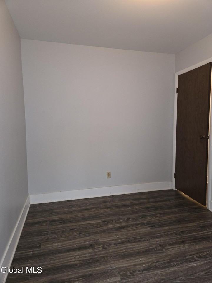 93 Ridgewood Ter - Photo 6 of 38