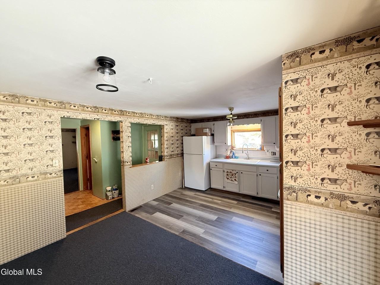 304 N Main St - Photo 5 of 16