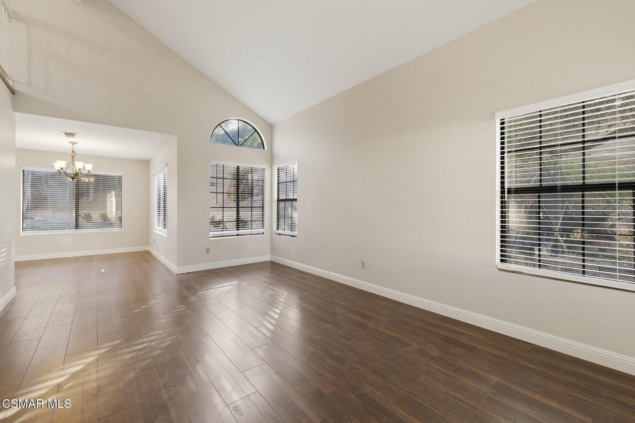 26916 Lost Oak Ct - Photo 6 of 40