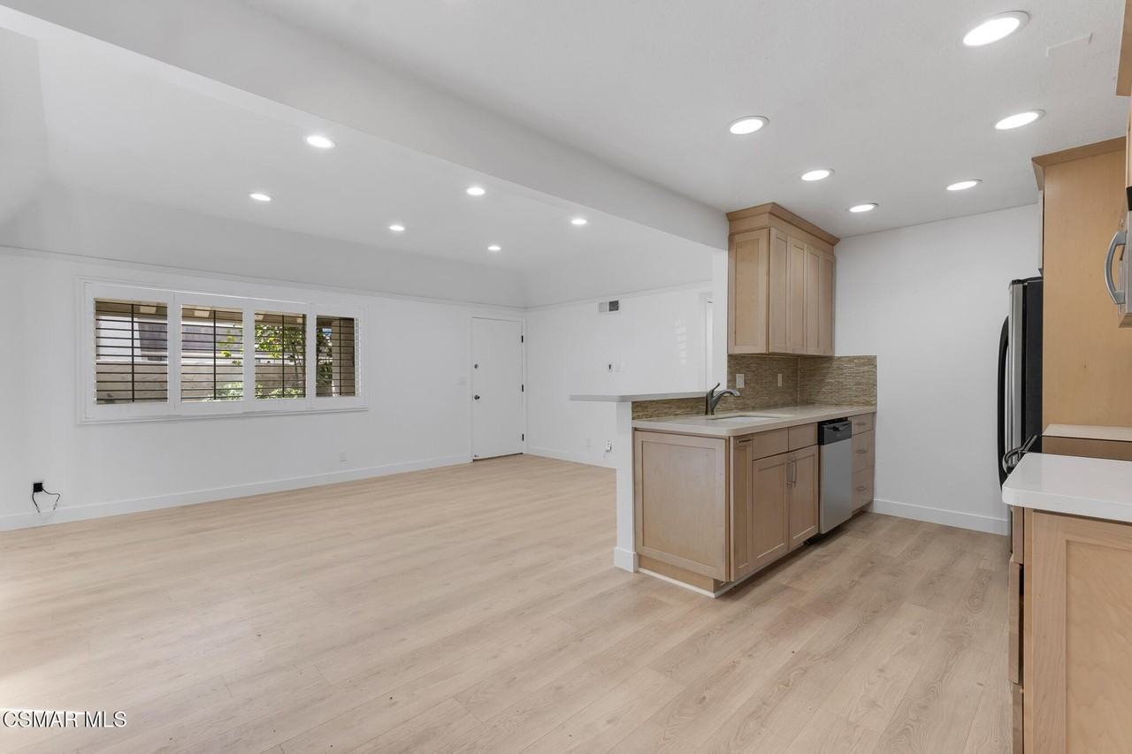 1202 Landsburn Cir - Photo 7 of 30