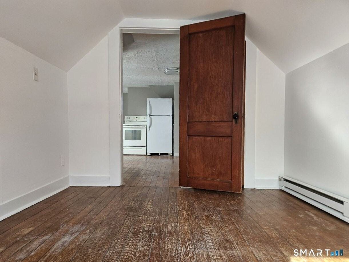 21 Sigourney St #3 - Photo 7 of 26