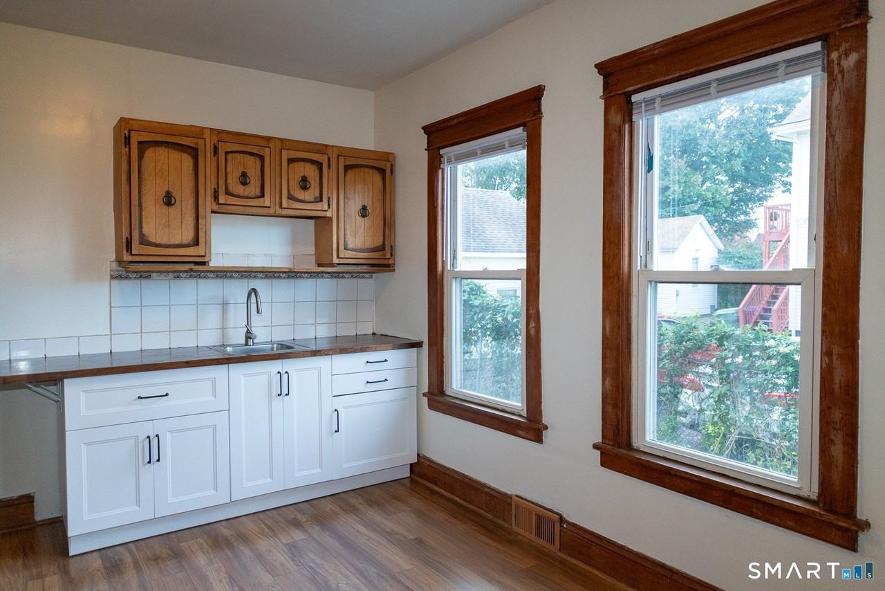 51 Osborne Ave - Photo 3 of 29