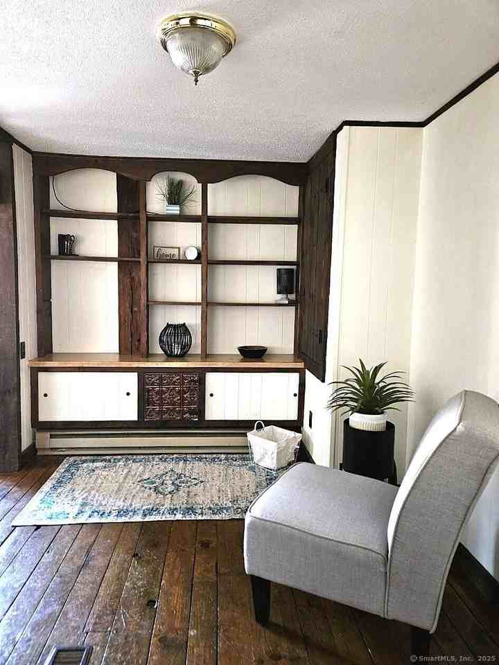 703 Main St - Photo 2 of 21