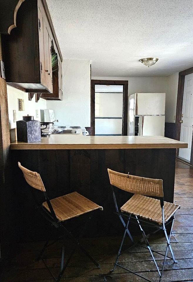 703 Main St - Photo 3 of 21