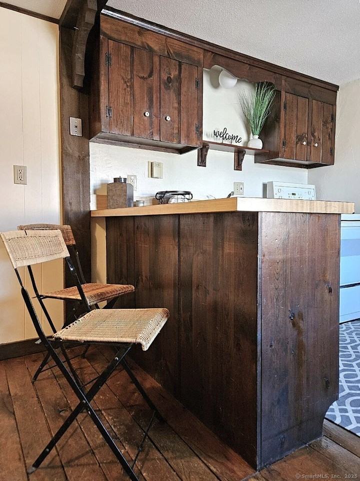 703 Main St - Photo 4 of 21