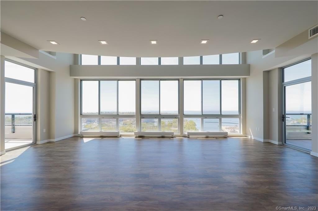 850 Pacific St Apt 2160 - Photo 4 of 32