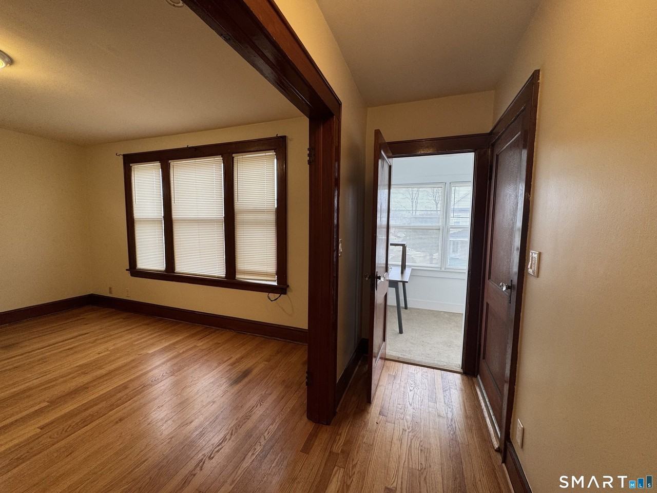 120 Burritt Ave - Photo 6 of 14