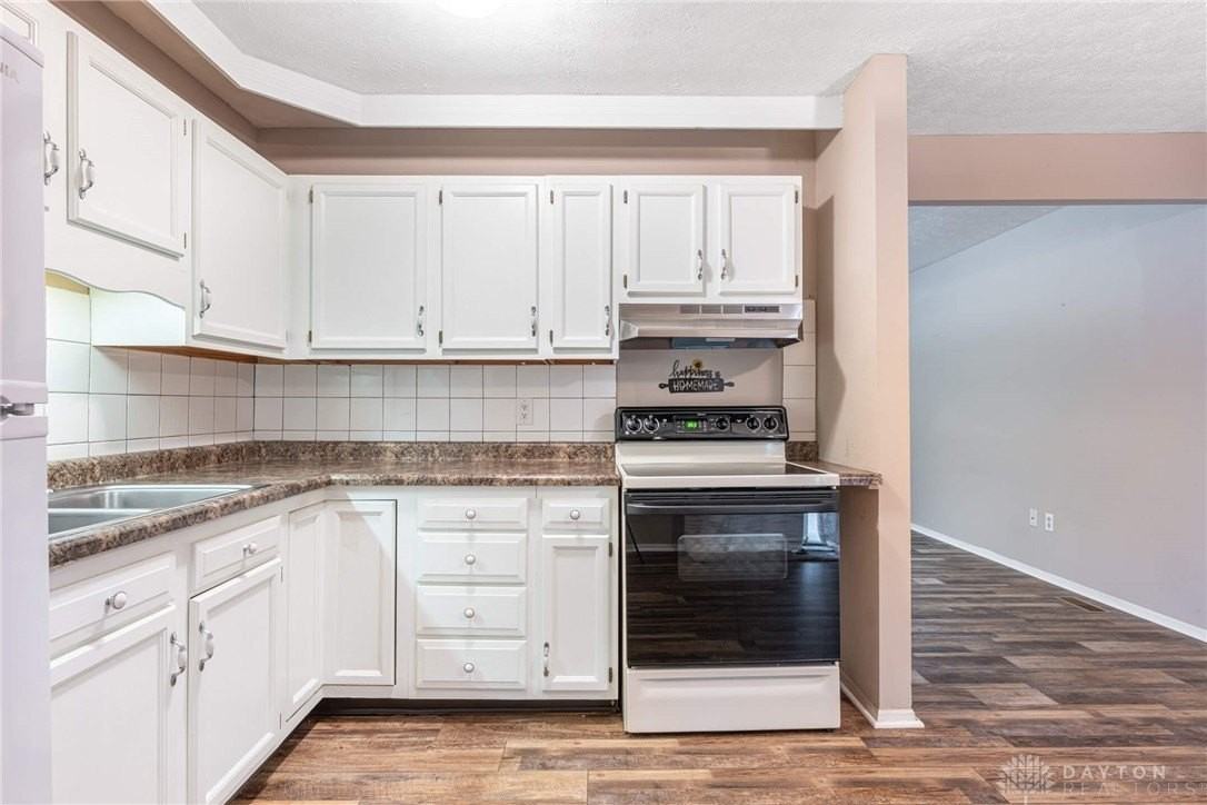 1364 Sheridan Ct - Photo 5 of 27