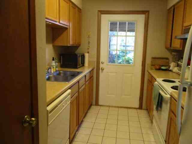 1008 Pineview Blvd Unit D - Photo 2 of 37