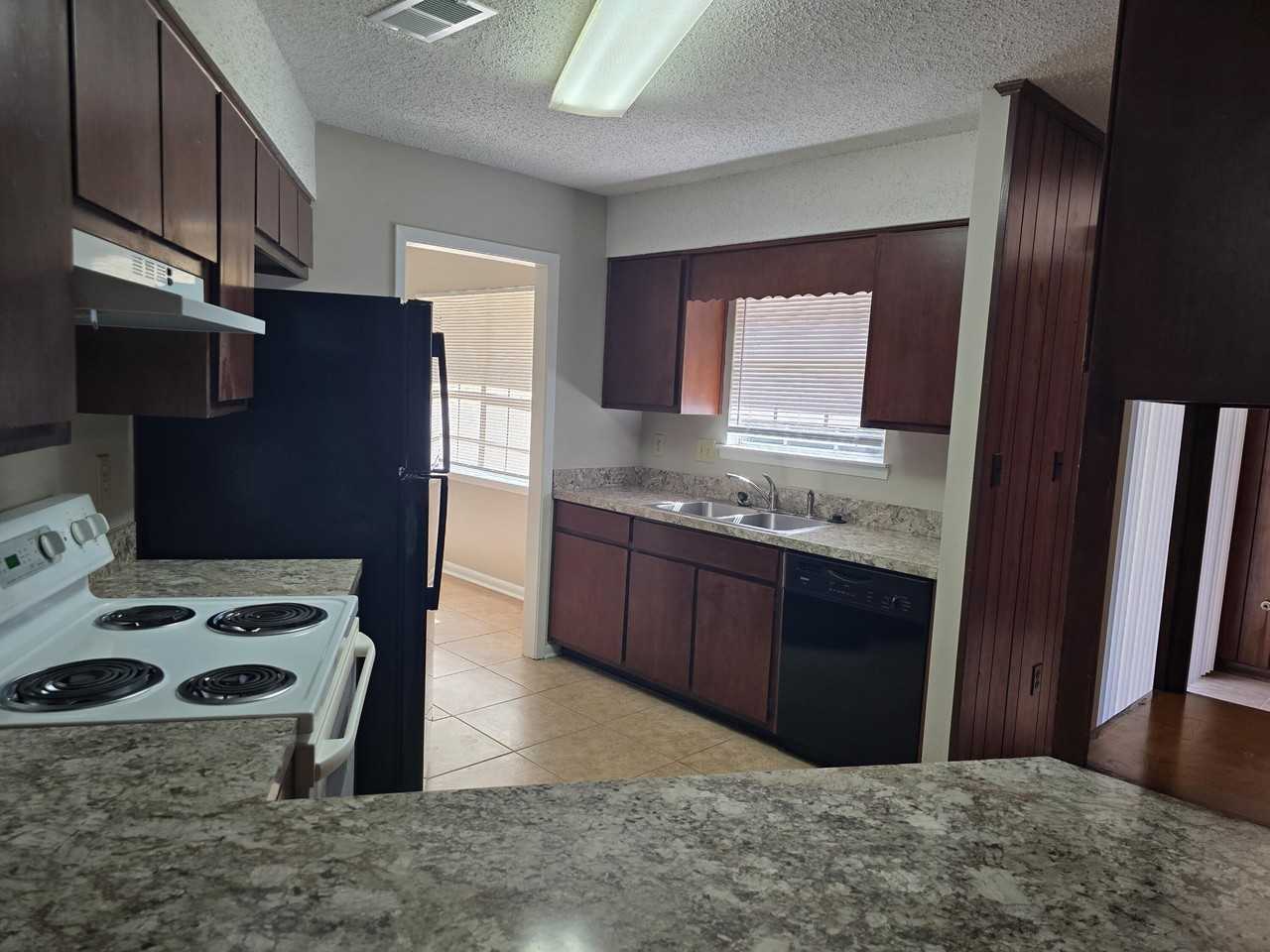 309 Somerset Dr - Photo 2 of 43