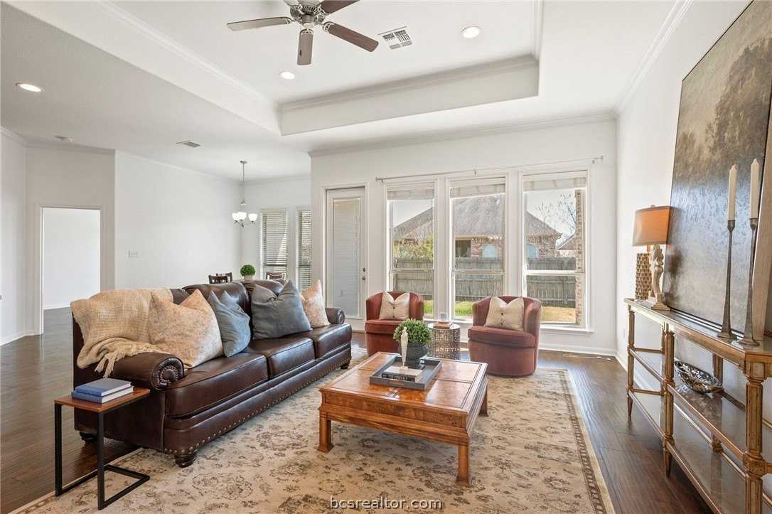 2533 Warkworth Ln - Photo 3 of 32