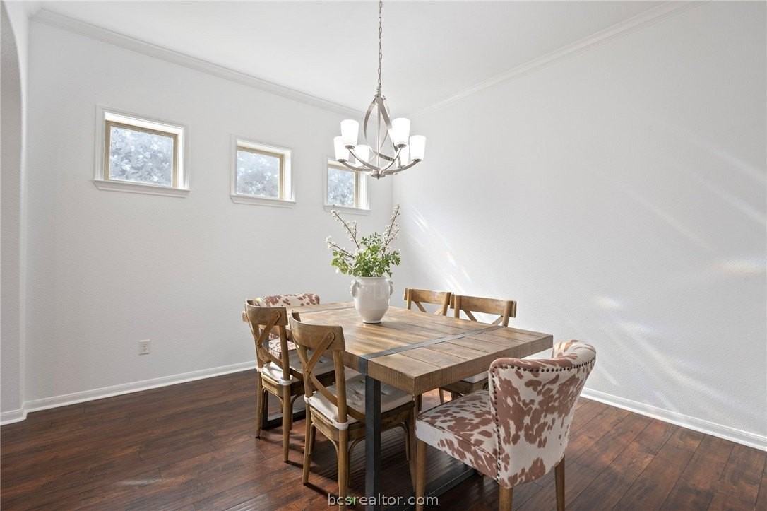 2533 Warkworth Ln - Photo 6 of 32