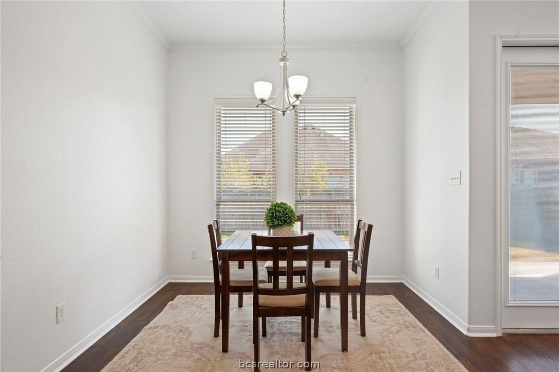 2533 Warkworth Ln - Photo 7 of 32