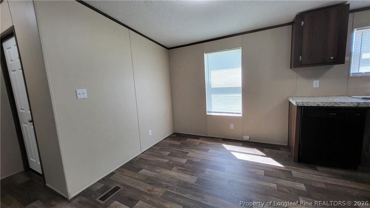 115 Burns Rd - Photo 4 of 11