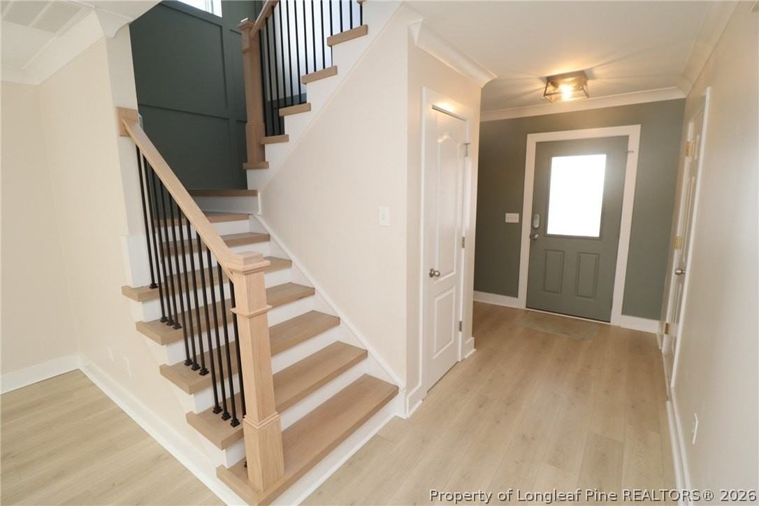 240 Trayesan Dr - Photo 3 of 34