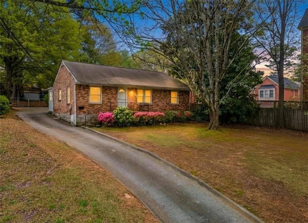 1387 Church St - Photo 2 of 37