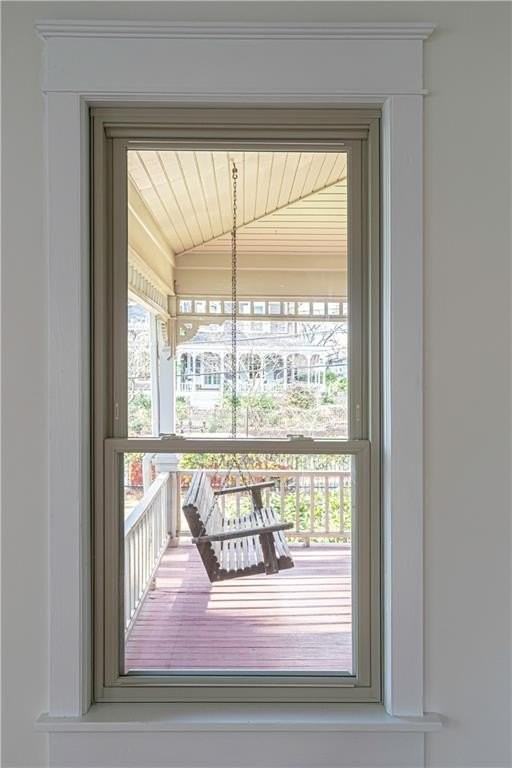 815 Edgewood Ave Ne - Photo 7 of 32