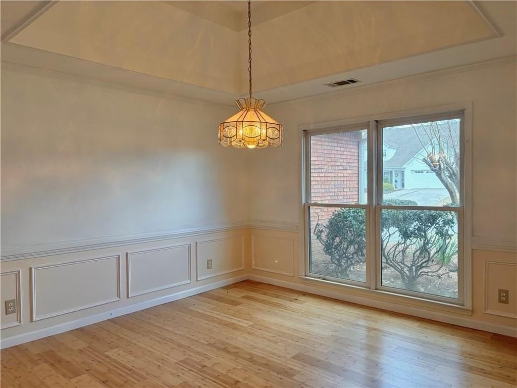 1040 Sunny Field Ct - Photo 5 of 27