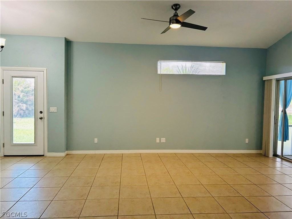 19933 Lake Vista Cir - Photo 3 of 17