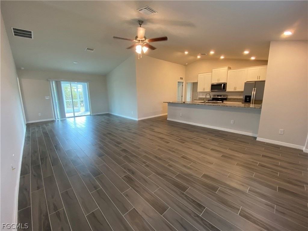 2513 Nw 14th Pl - Photo 4 of 31