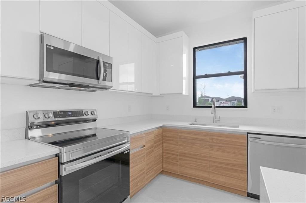 2001 Nw 25th Ave - Photo 6 of 41