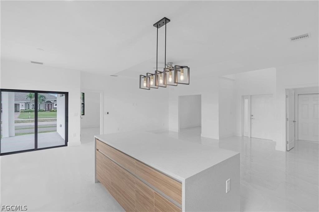 2001 Nw 25th Ave - Photo 7 of 41