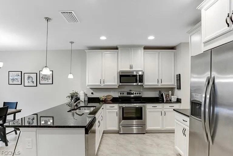 12123 Mahogany Cove St - Photo 4 of 10