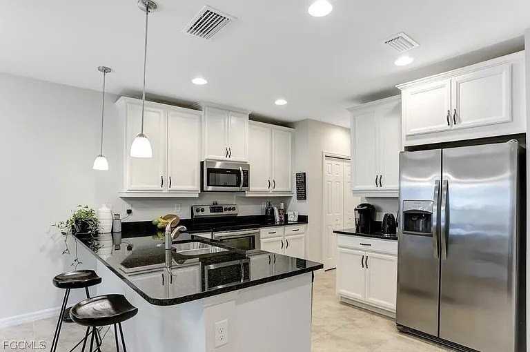 12123 Mahogany Cove St - Photo 5 of 10