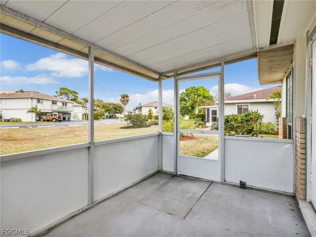 3297 Royal Canadian Trce #1 - Photo 4 of 34