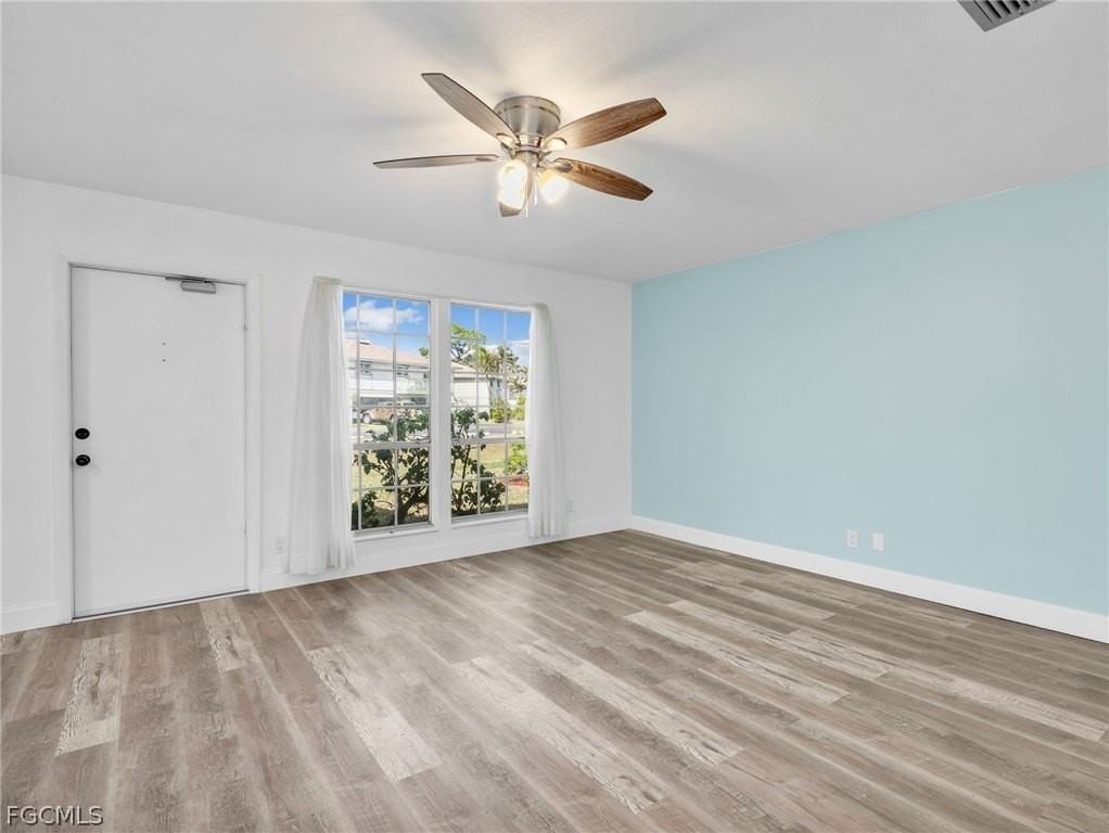 3297 Royal Canadian Trce #1 - Photo 7 of 34