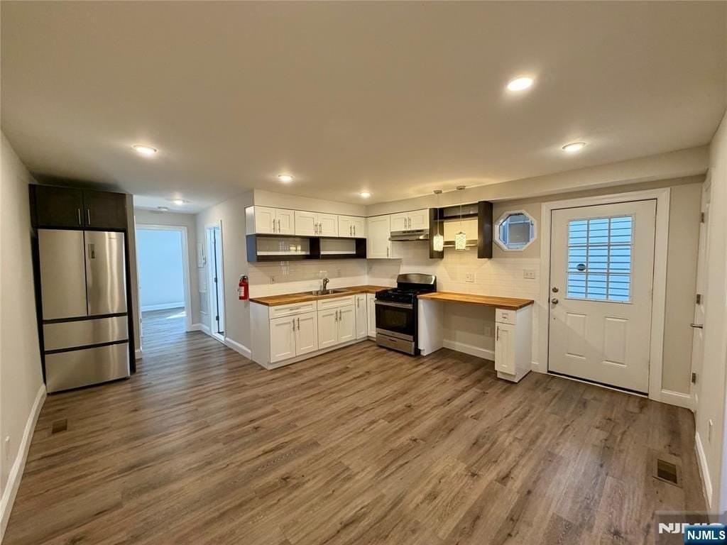 114 Maple Ave #1L - Photo 2 of 10