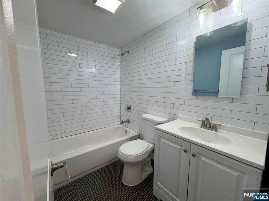 114 Maple Ave #1L - Photo 7 of 10