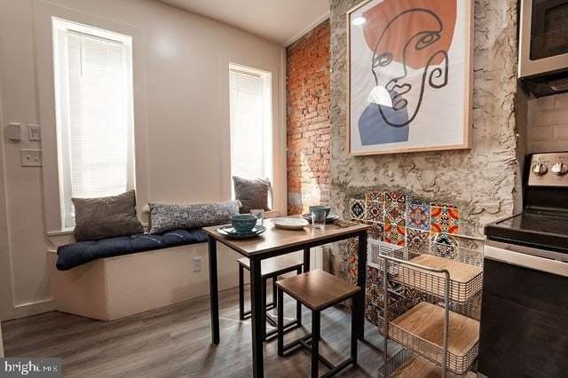 1915 N Darien St - Photo 4 of 17