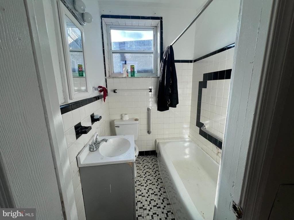 1319 S 22nd St #2 - Photo 4 of 9