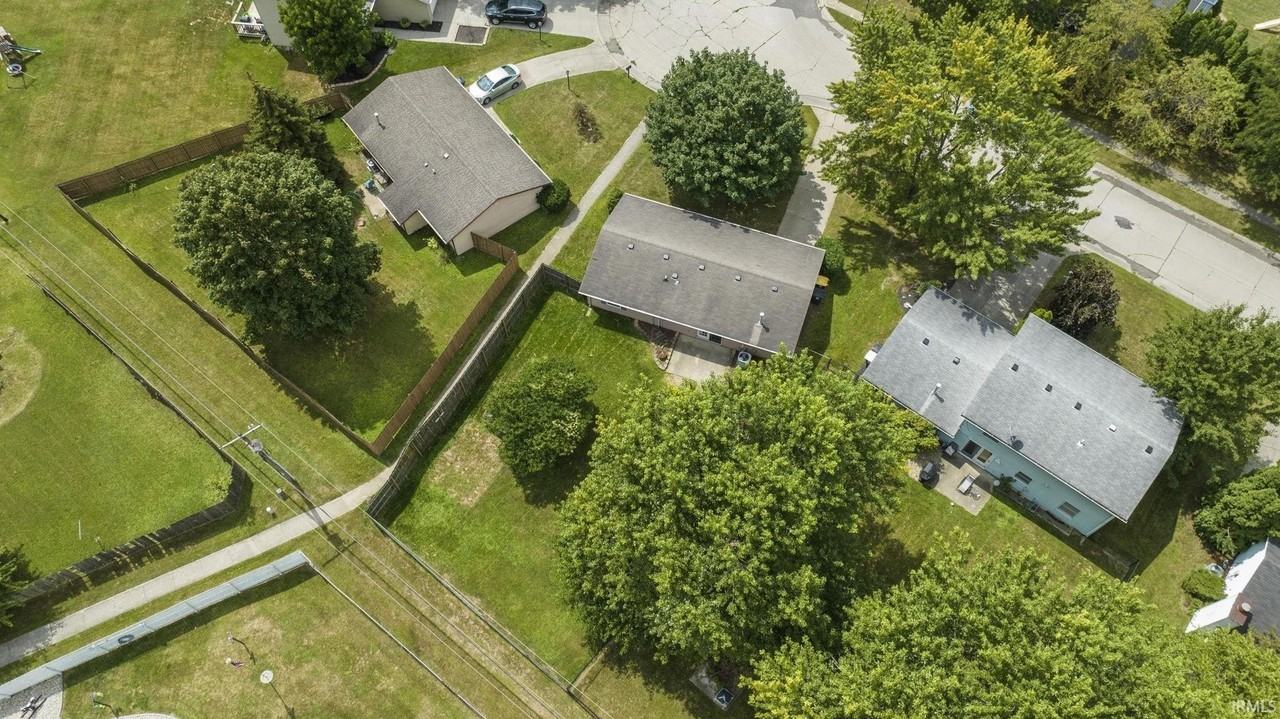 2606 Sandarac Ln - Photo 7 of 24