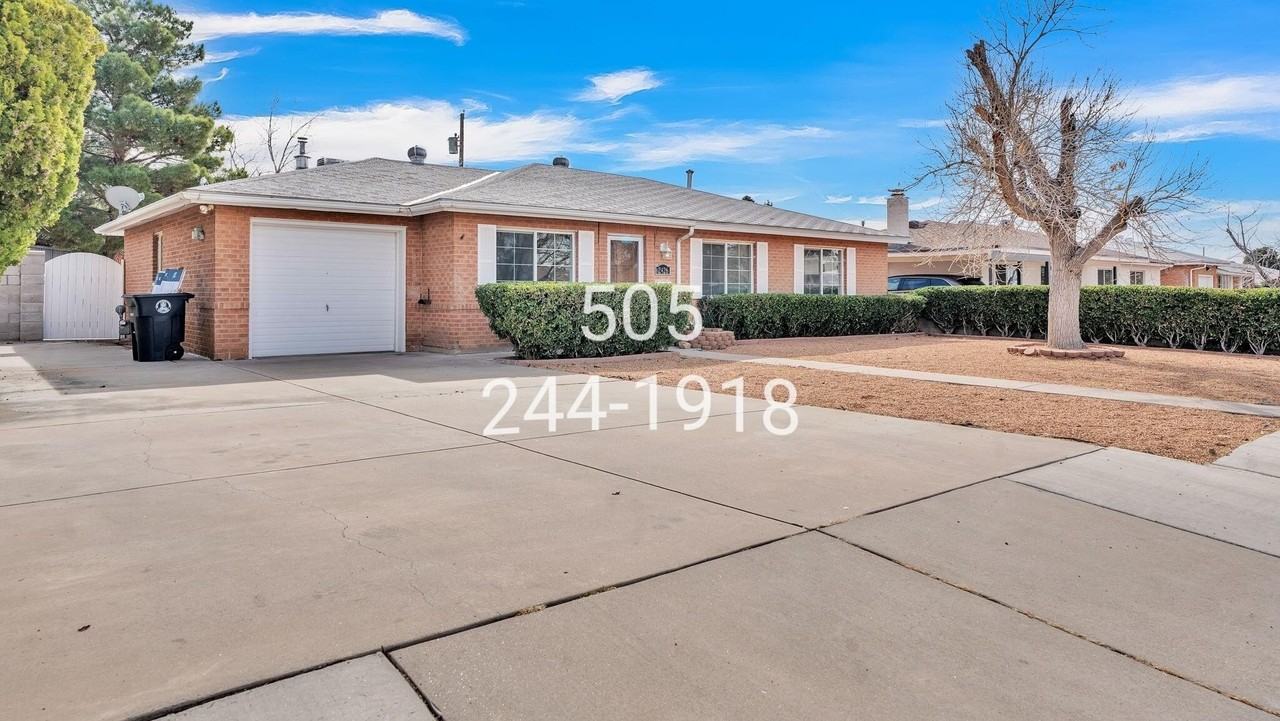 2426 Hendola Dr Ne - Photo 2 of 27