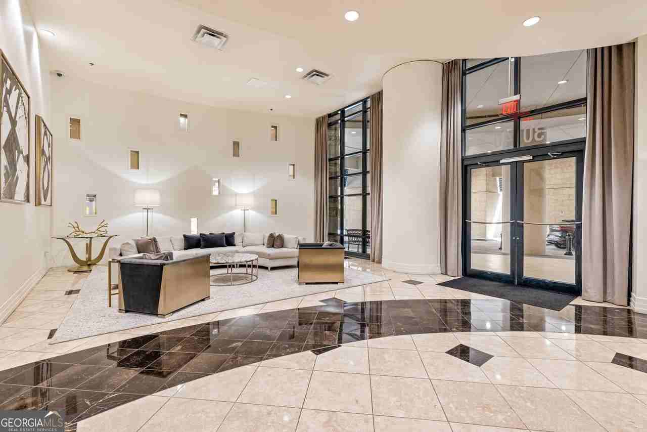 3040 Peachtree Rd Nw Unit 605 - Photo 4 of 27