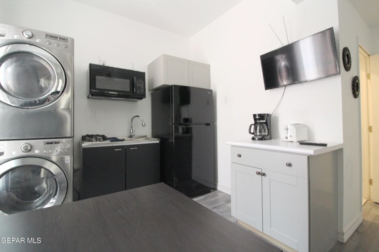 803 Upson Dr Unit 1 - Photo 5 of 6