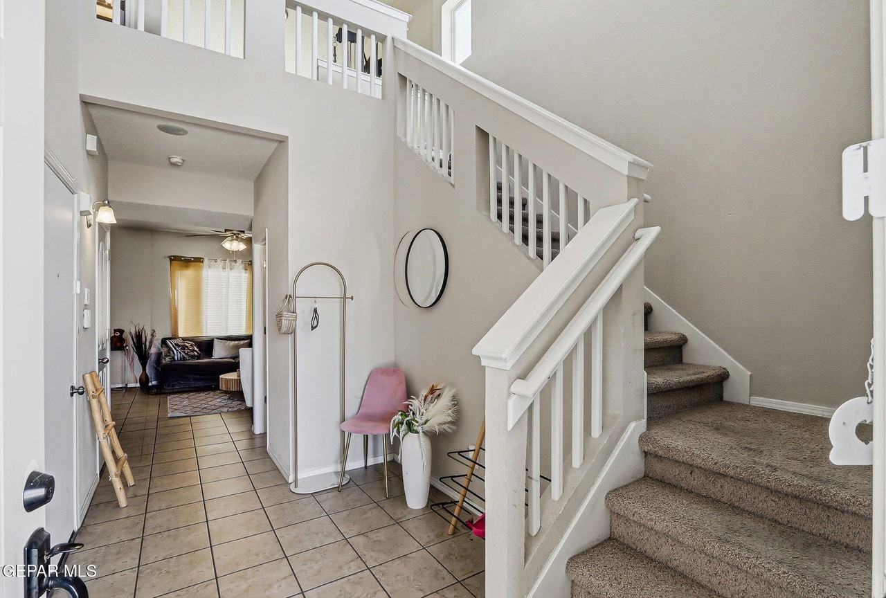 14220 Firewood Dr - Photo 4 of 37