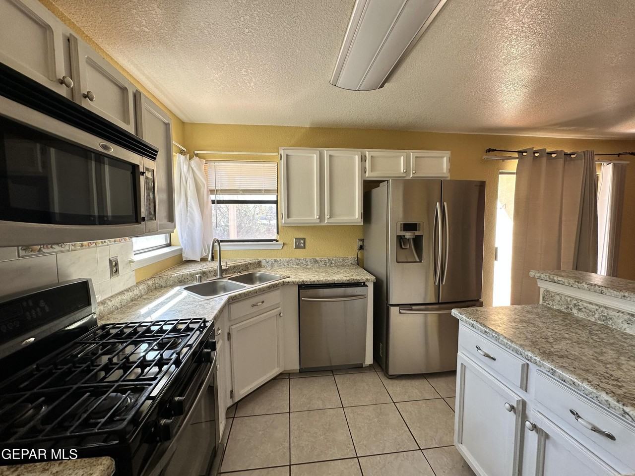 7100 Oval Rock Dr - Photo 4 of 15