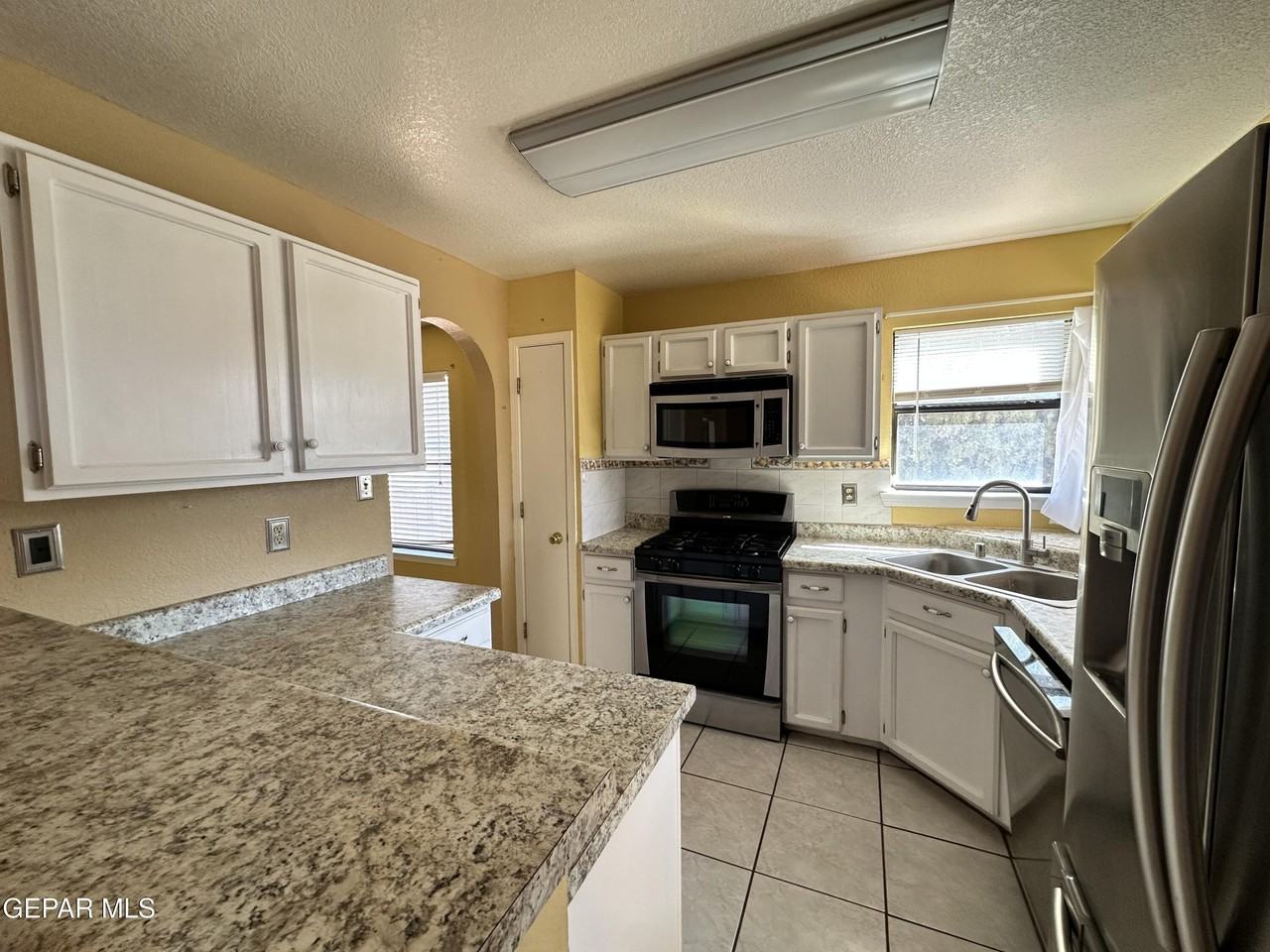 7100 Oval Rock Dr - Photo 5 of 15