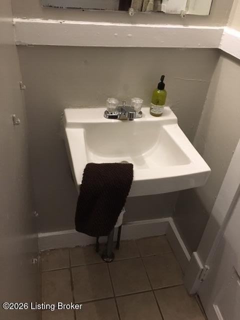 3903 Kennison Ave Unit 2 - Photo 5 of 16