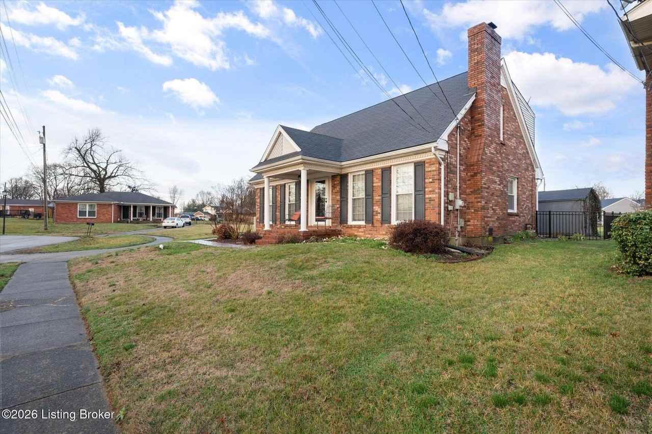 9903 Welshpool Ct - Photo 4 of 44