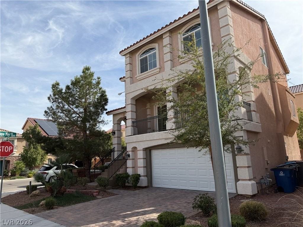 5067 Bootlegger Ave - Photo 2 of 32