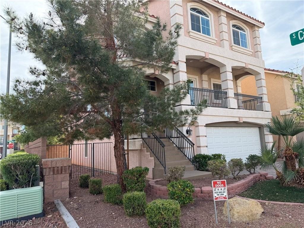 5067 Bootlegger Ave - Photo 3 of 32