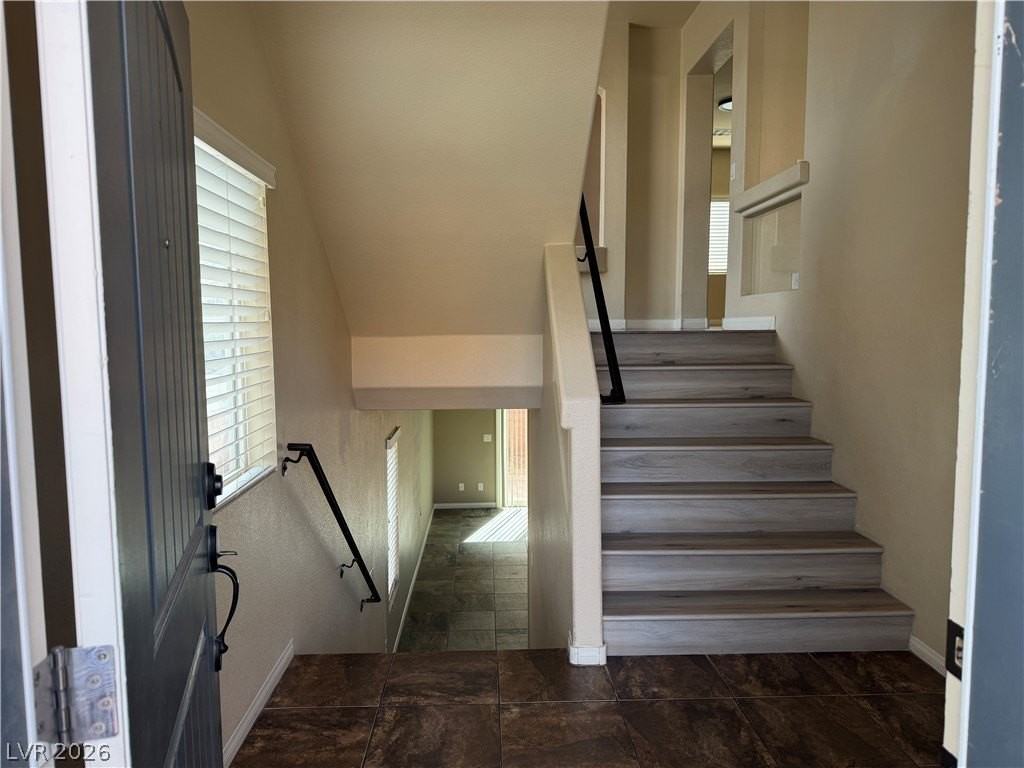 5067 Bootlegger Ave - Photo 4 of 32