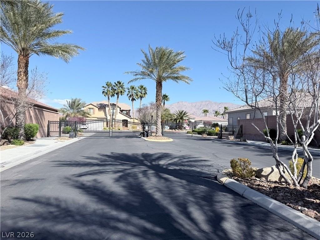 5527 Breecher Ave - Photo 3 of 15